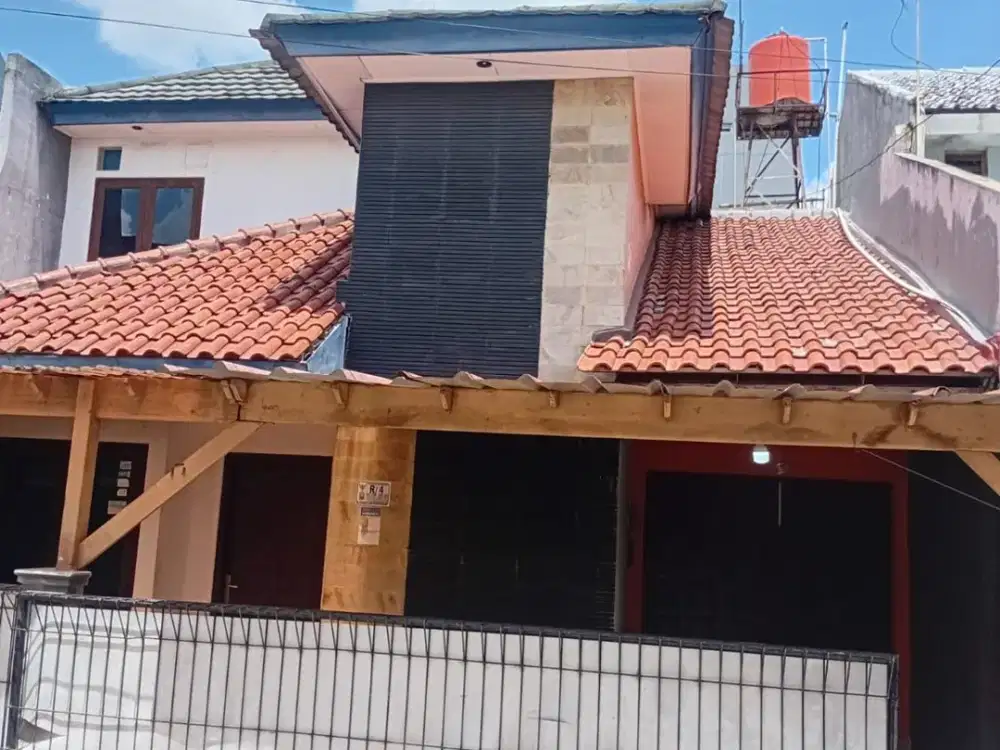 DIJUAL RUMAH di JATIBENING | 2 LANTAI | PENCAHAYAAN & UDARA BAGUS | SIAP HUNI