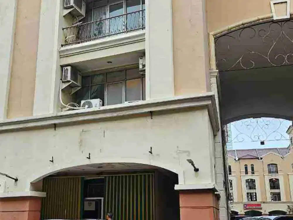 Disewakan Ruko 3 lt di Jalan Gajah Mada Jakarta Barat