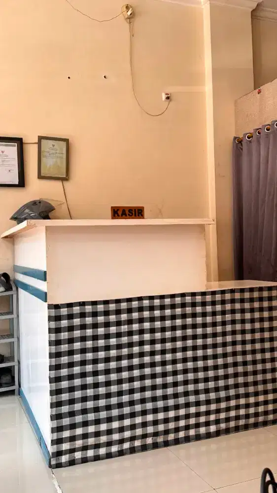 DIJUAL MIRAH ! Meja kasir masih bagus cuma 1jt