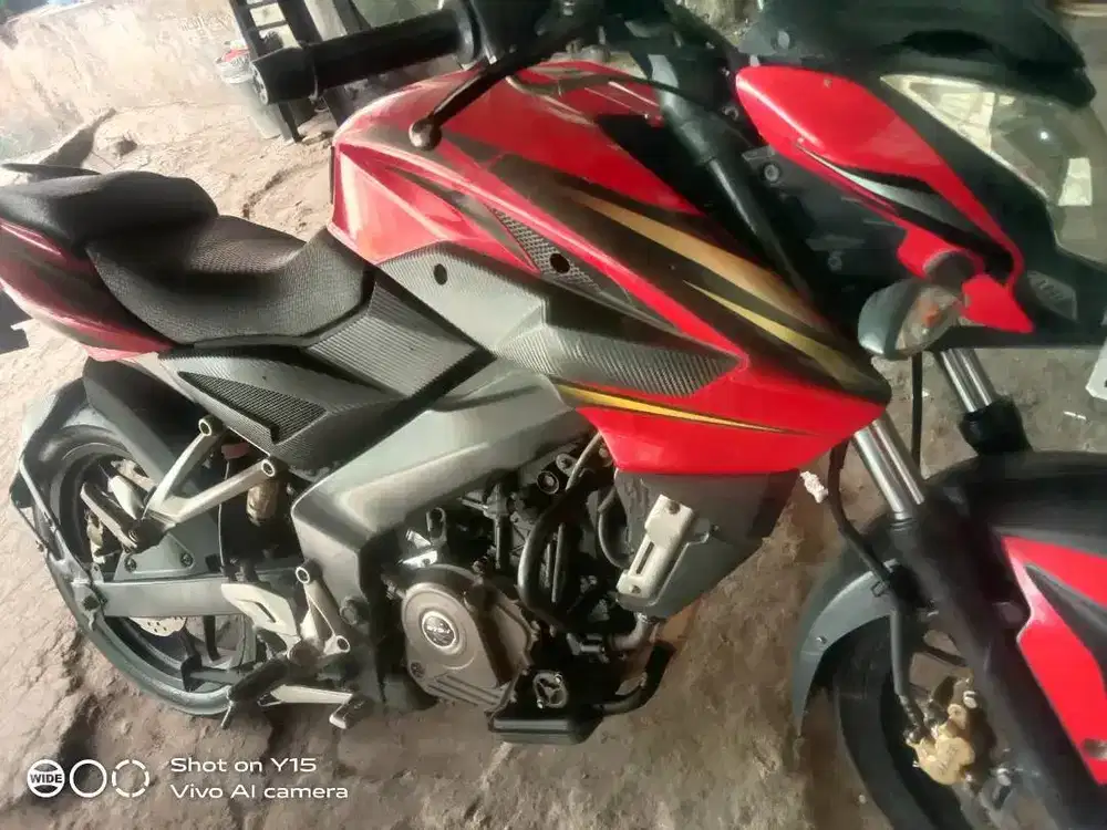 Dijual bajaj Pulsar 200NS THN 2013 pajek telat 2020 motor masih bagus