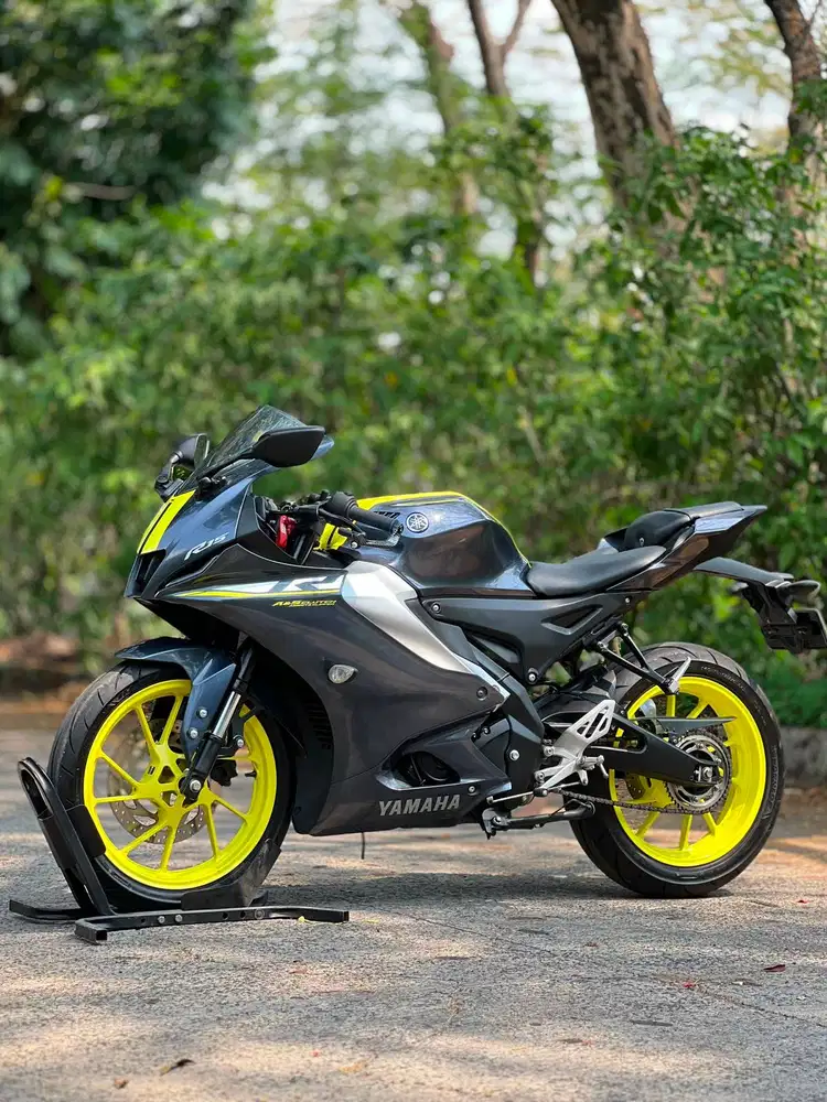 YAMAHA YZF R15 V4 GREY 2023 KM 9K PAJAK PANJANG SIAP HARIAN