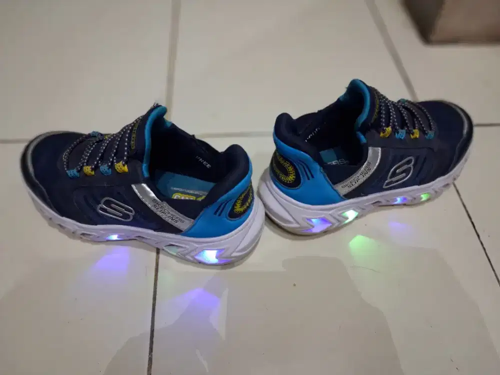 Sepatu anak laki2