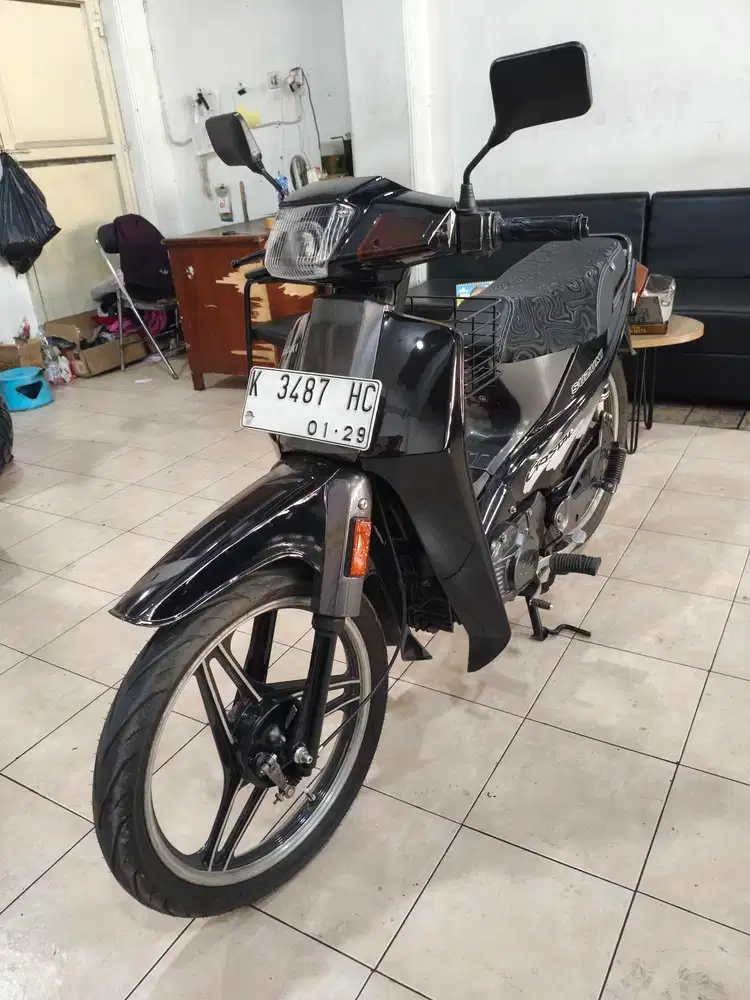 Suzuki kristal langka antik
