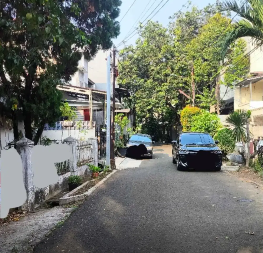 Dijual Rumah Tua Hitung Tanah Puri Indah
