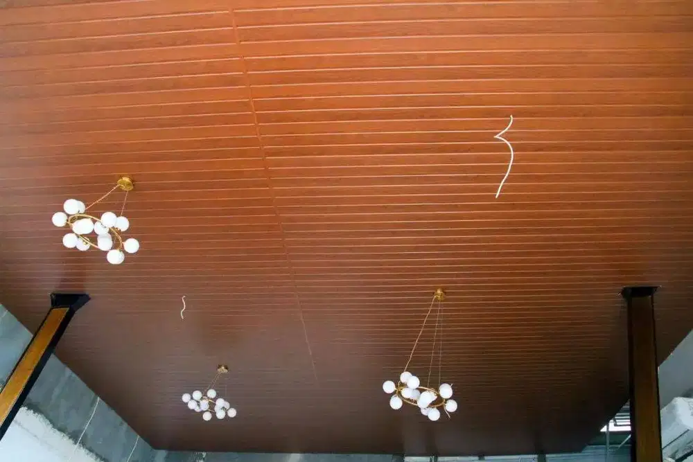 Sekat Plafon Partisi PVC GRC Gypsum Jasa Tukang Pasang Wall Moulding