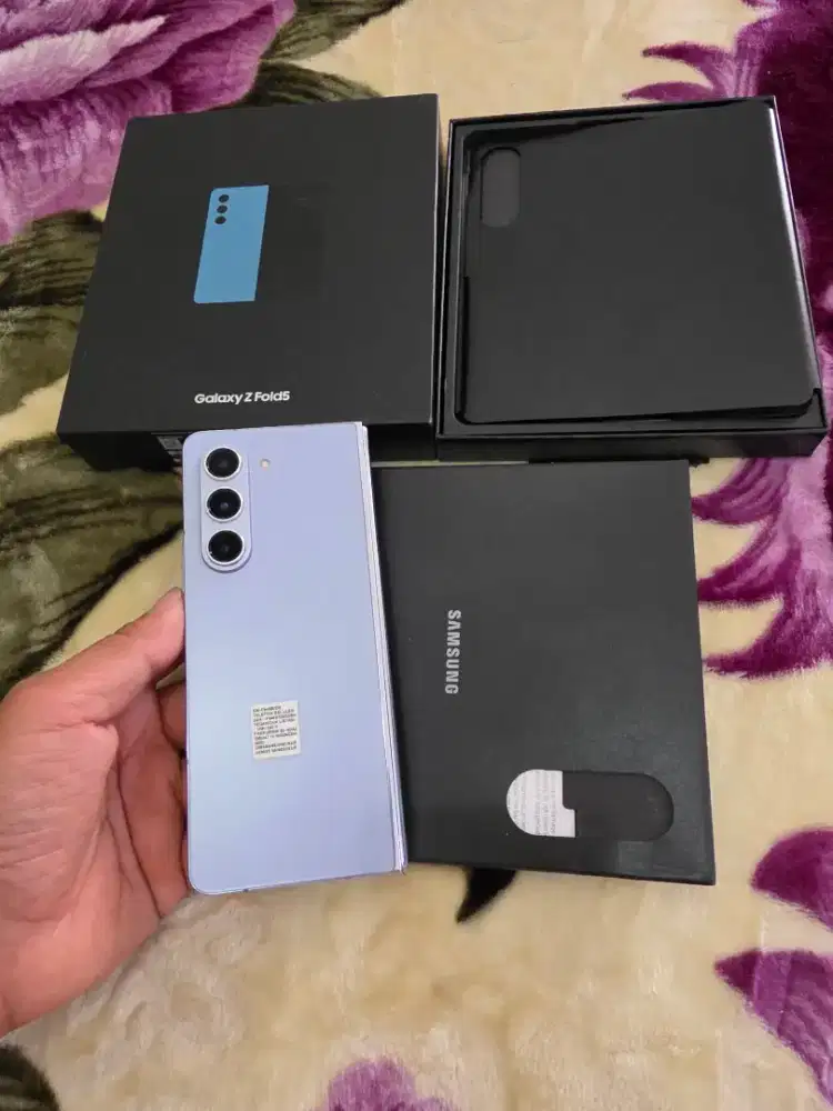 samsung Z fold 5 ram 12/512gb resmi sein,fulset original,mlus like new