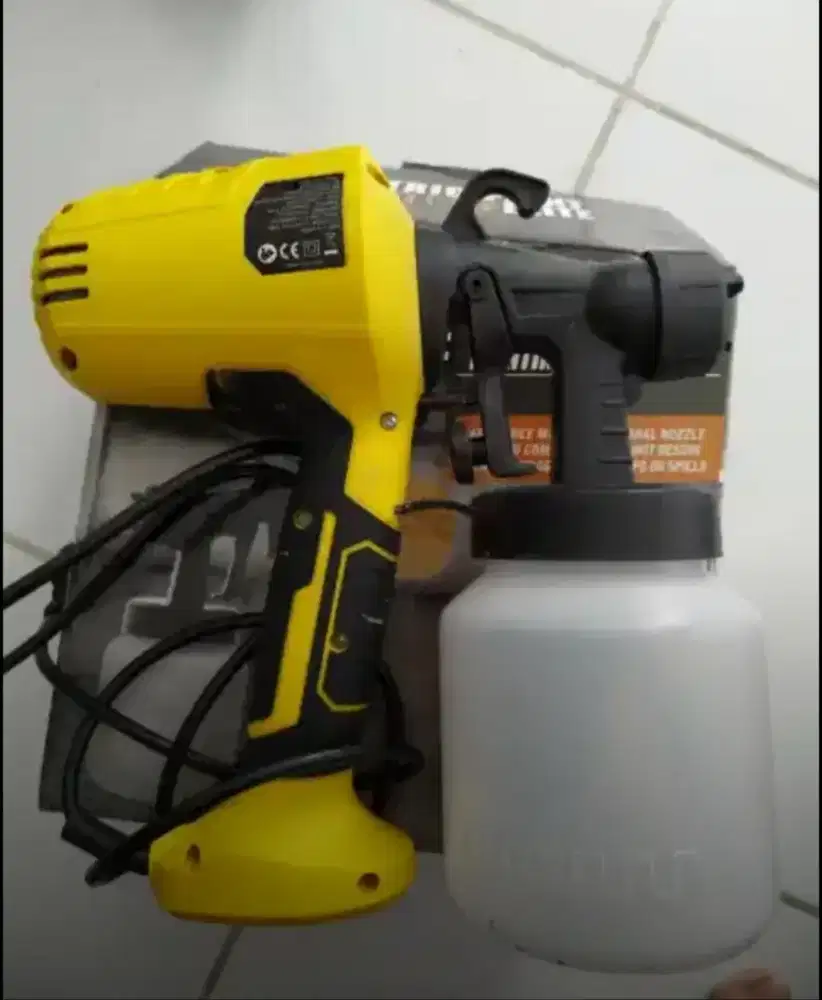 Cat semprot elektrik