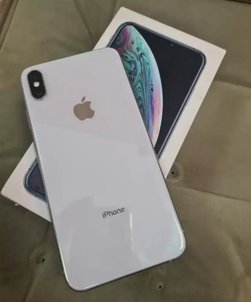 Iphone xs max 64gb fullset inter jaringan permanen