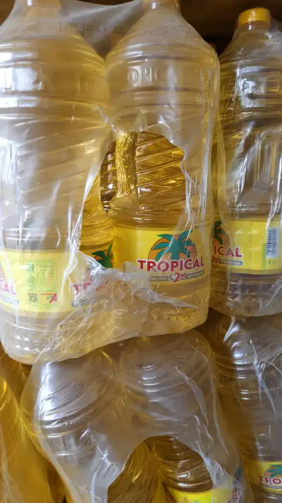 Minyak tropical  2 Liter isi 6