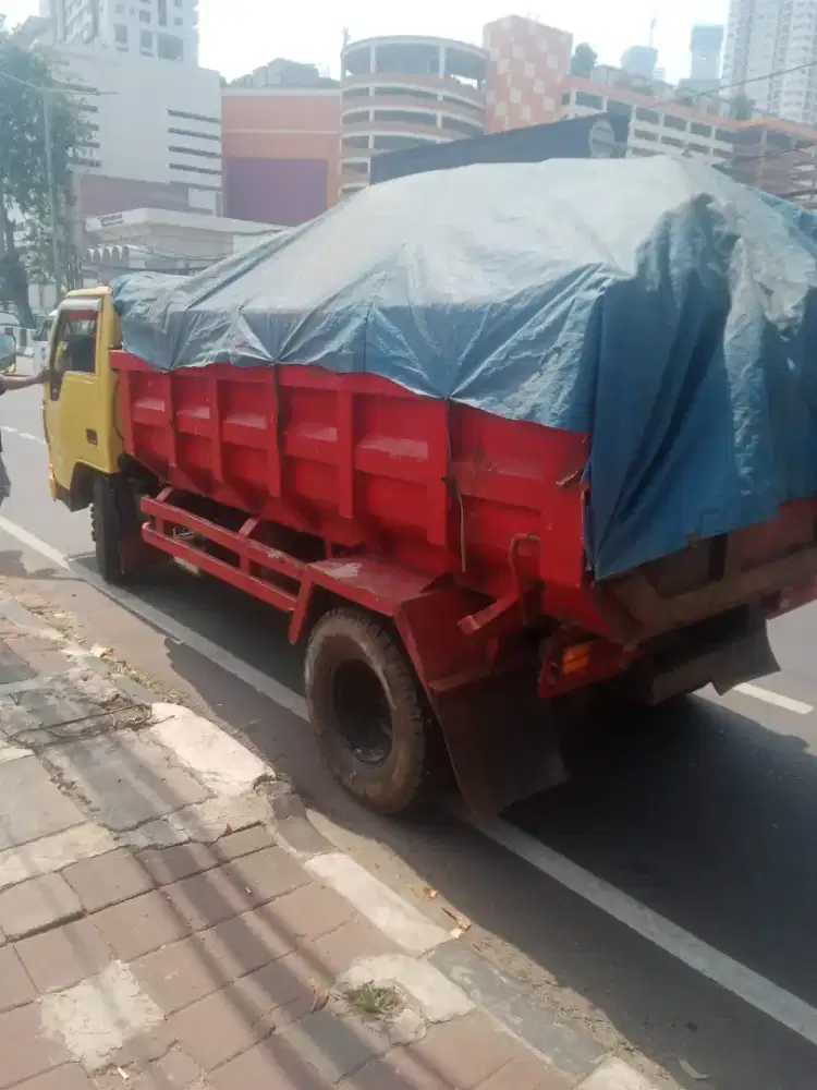 tanah merah mobil tanah sampah proyek