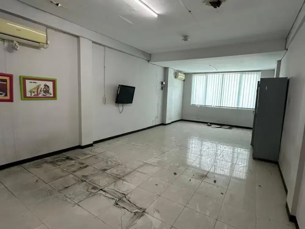 Ruko Icon 21 , Hadap Barat , Strategis , Full Bangunan