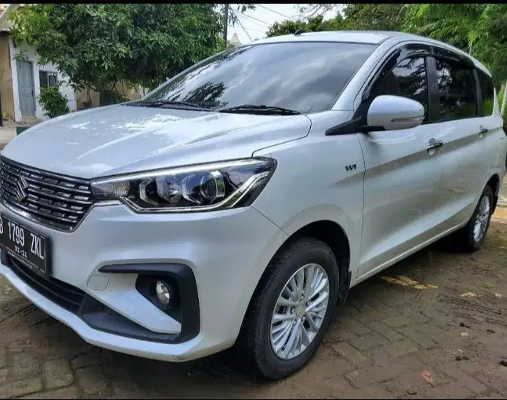 SUZUKI ERTIGA GX M/T