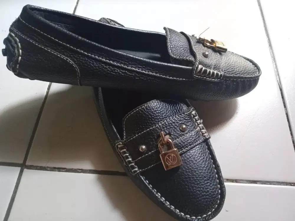 Authentic Louis Vuitton Loafer for Women Second Original Size 40