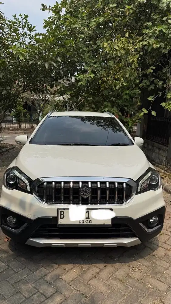 Suzuki SX4 S-Cross Facelift 2019 AT Putih