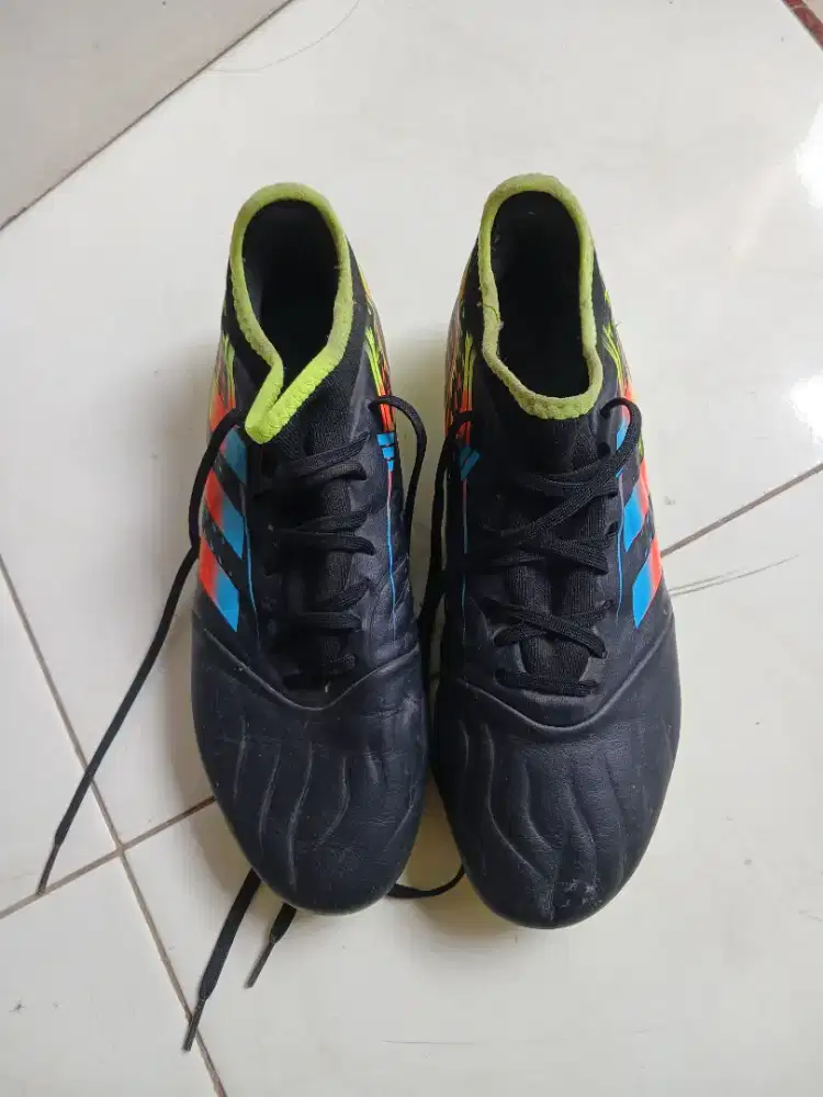 Sepatu bola adidas copa