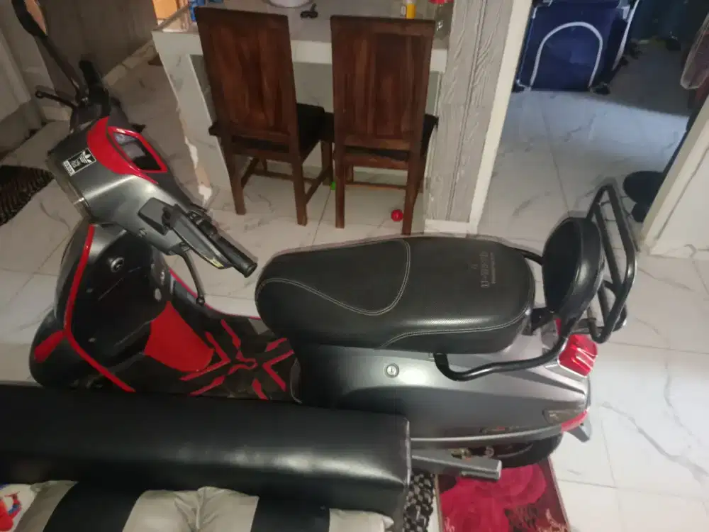 Motor listrik uwinfly t3 pro-thn 2023 mulus siap pakai, di jual cepat
