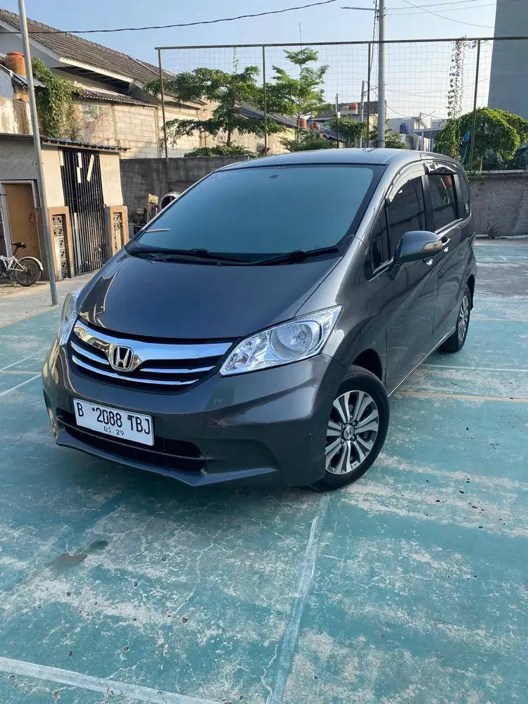 Honda Freed SD AT 2013