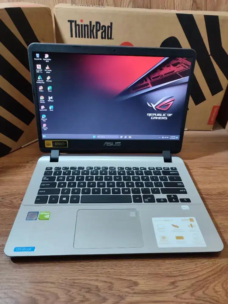 Asus Vivobook A407UF