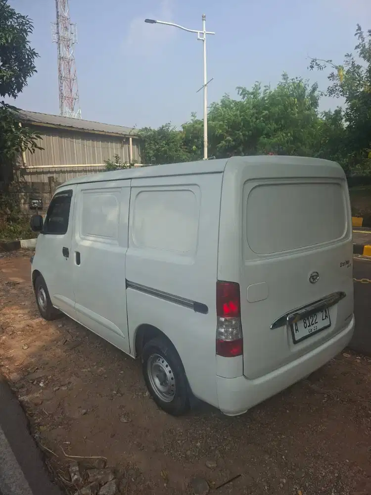 Daihatzu GrandMax Manual 2016