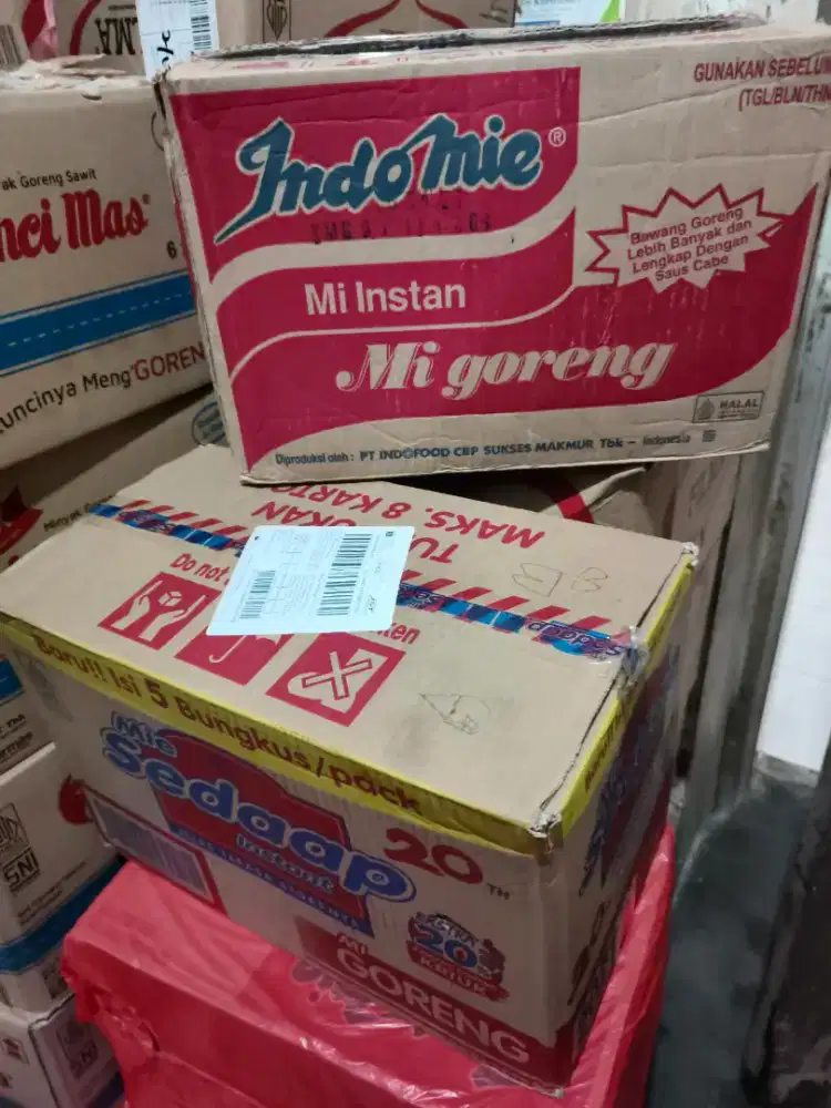 Indomie goreng dan sedap ukuran 85g surabaya