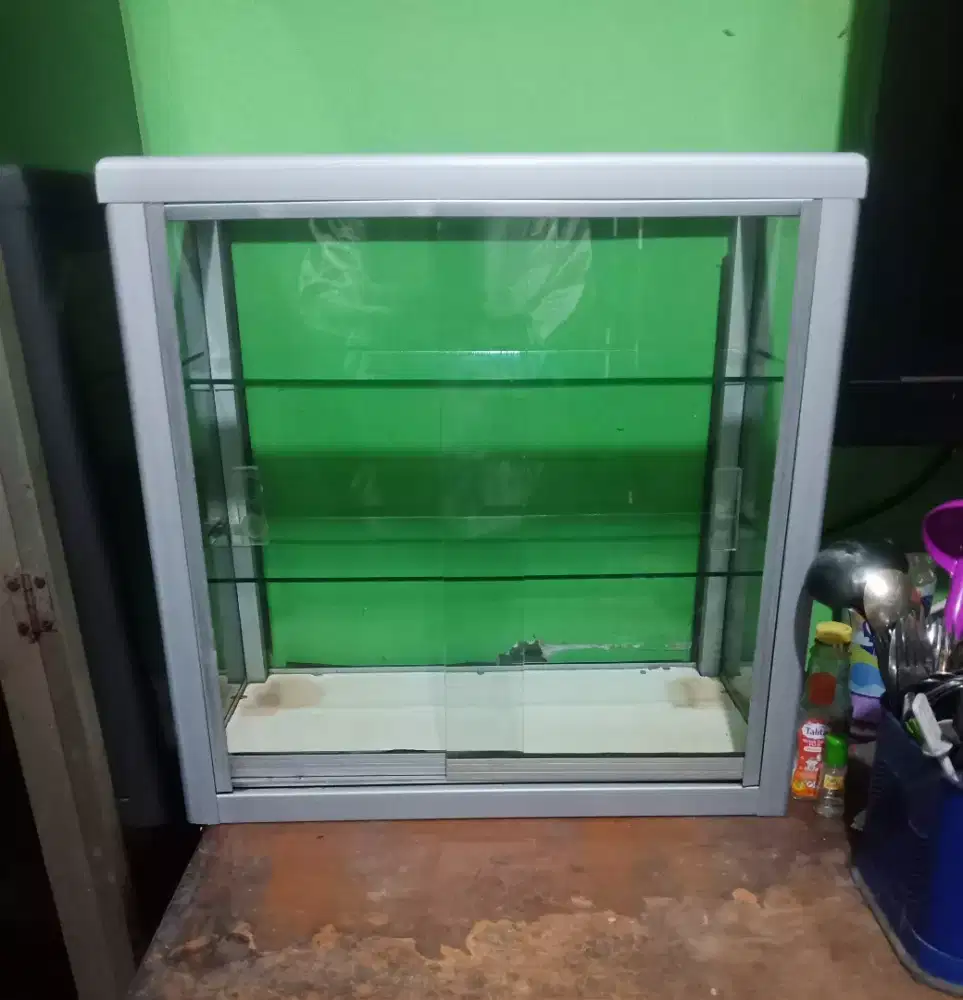Etalase Rokok mulus