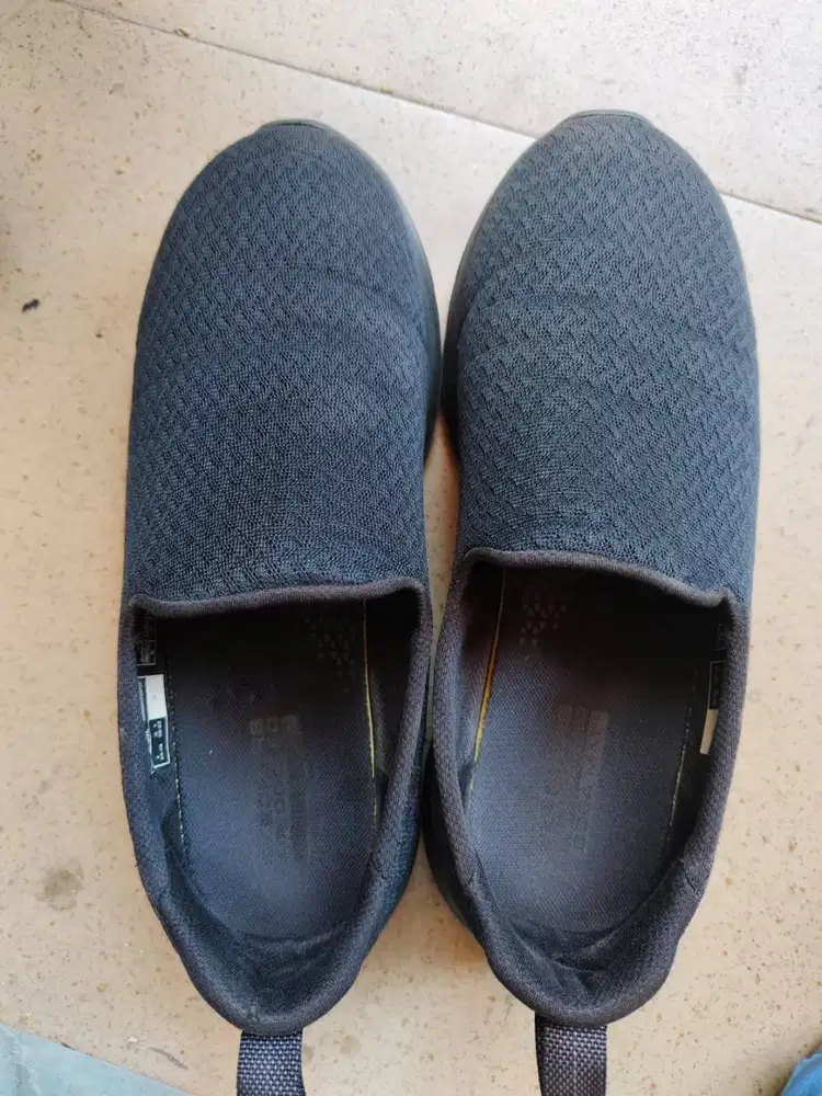 Sepatu Skechers GO WALK model slip-on nego