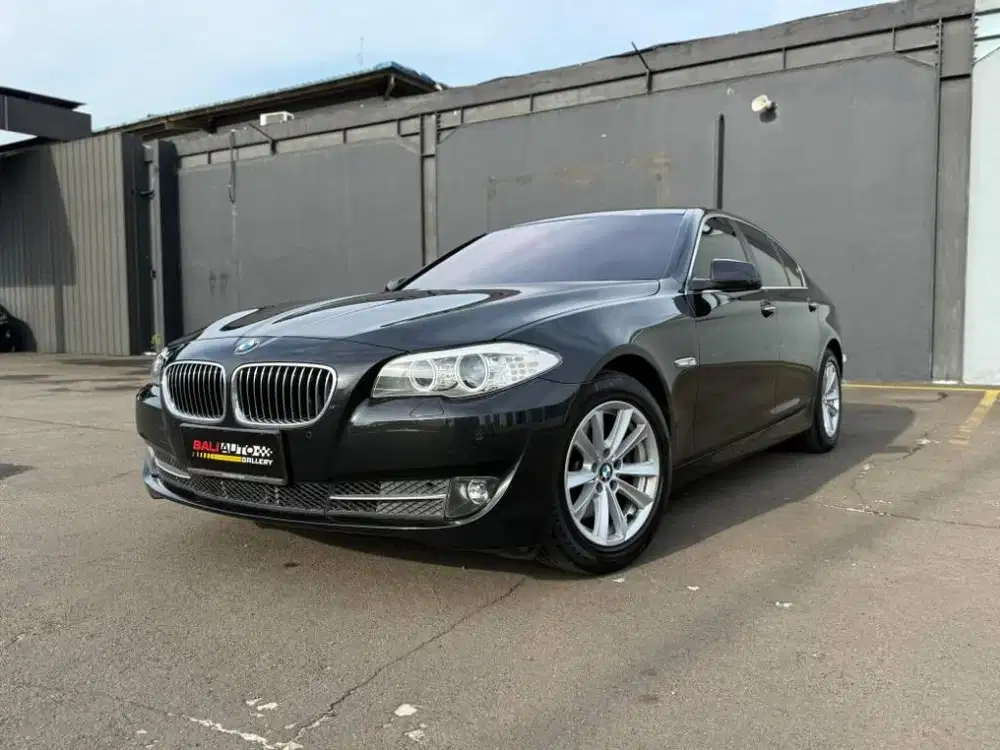 BMW 520i F10 2.0 Turbo A/T 2013/2014,Full Record Dealer