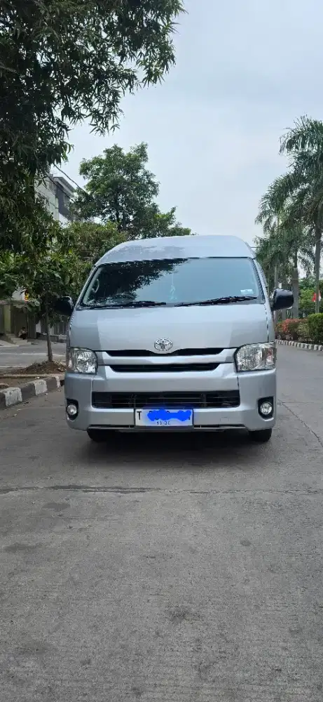 Toyota Hiace Commuter 2.5 MT, Manual 2020