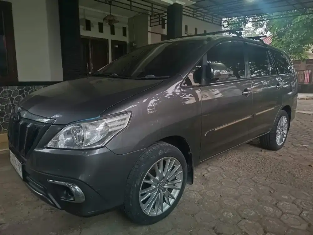 Toyota Kijang Innova G Bensin 2.0 M/T 2014