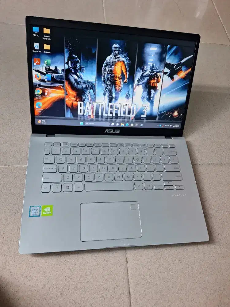 Bismillah di jual laptop asus vivobook slim core i5gen8 ram 12gb