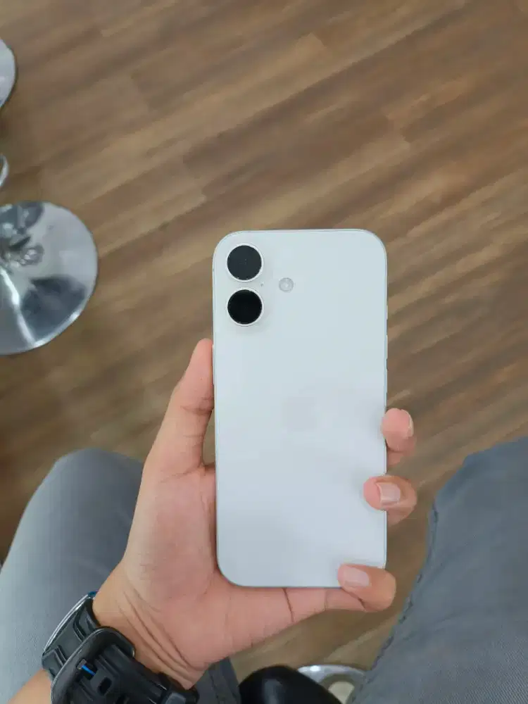 IPHONE 17 256 WHITE SIKLUS SEDIKIT