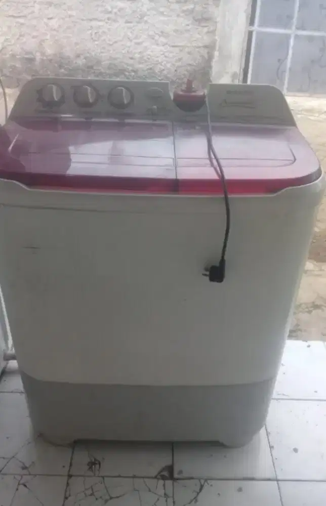 mesin cuci 2 tabung merek Sharp
