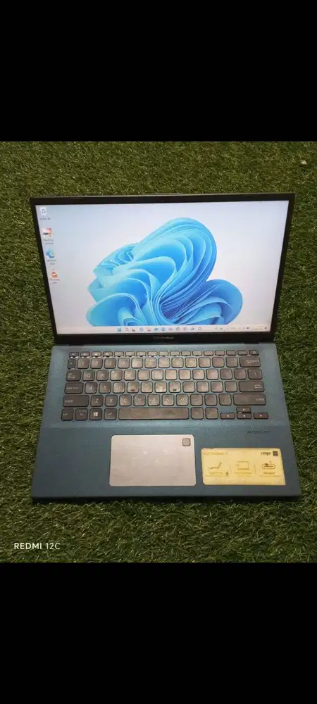 Asus vivobook 14  Proc AMD ryzen 3 3200u
