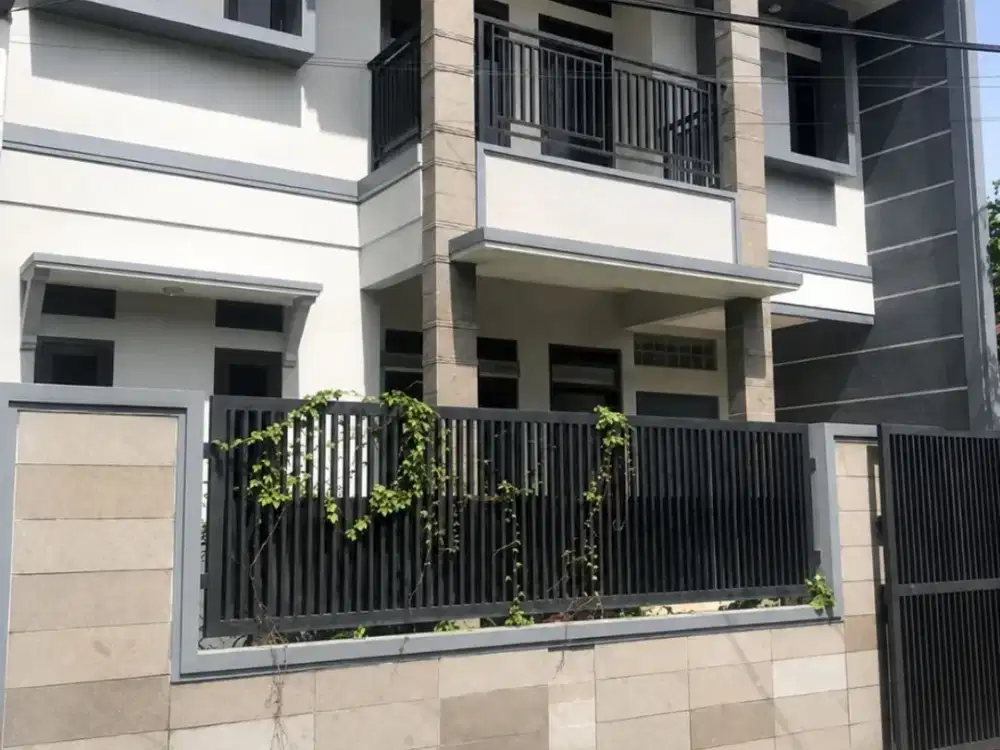 TURUN HARGA! RUMAH BAGUS Terawat di Turangga