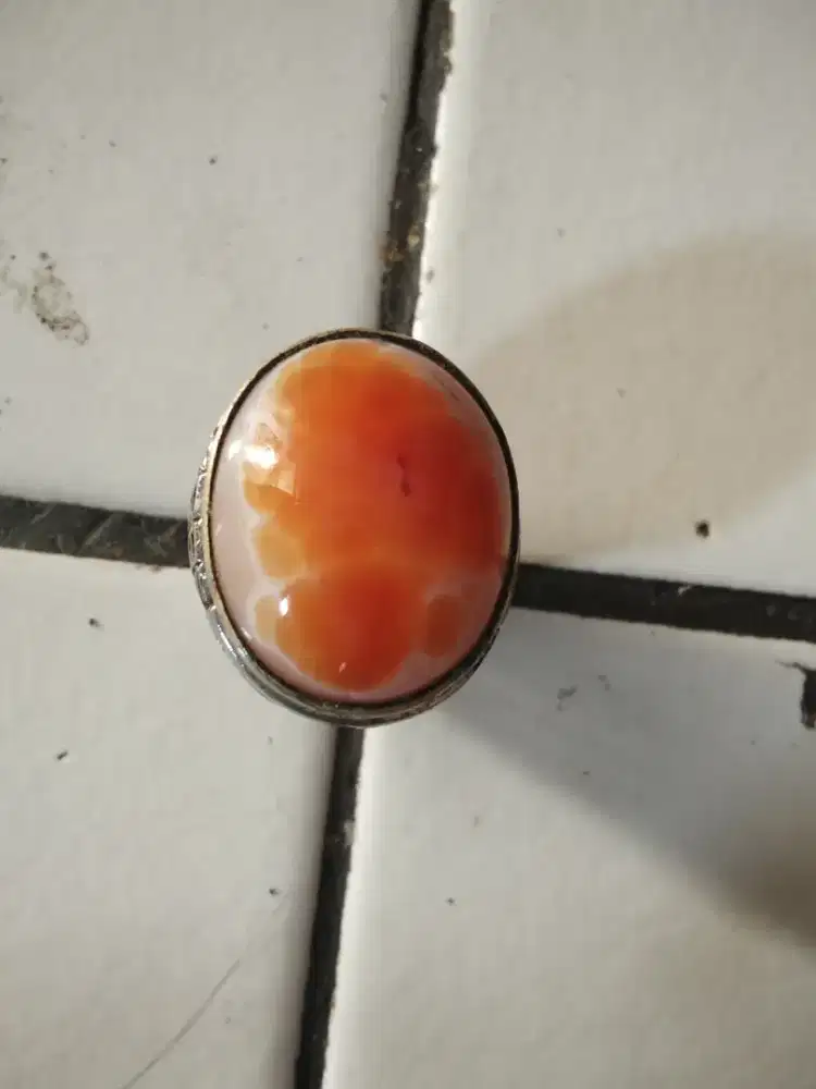 batu akik bercorak orange cocok untuk usaha dan kerja.