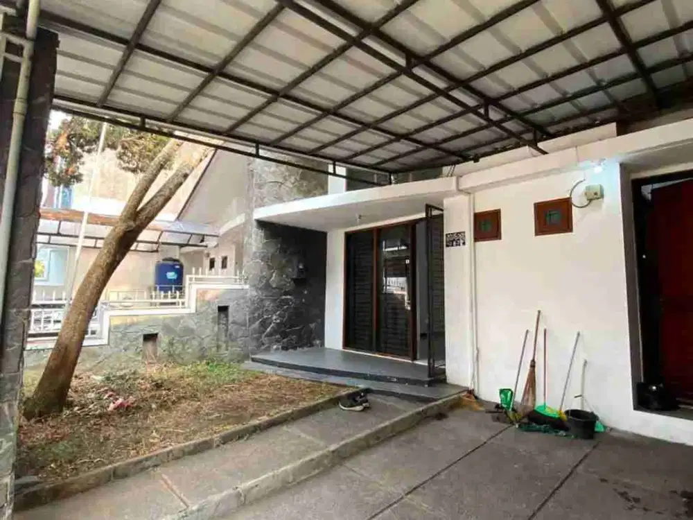 Rumah di Komplek Setra Duta dekat TOL Pasteur LT 126 hanya 2,4 Milyar