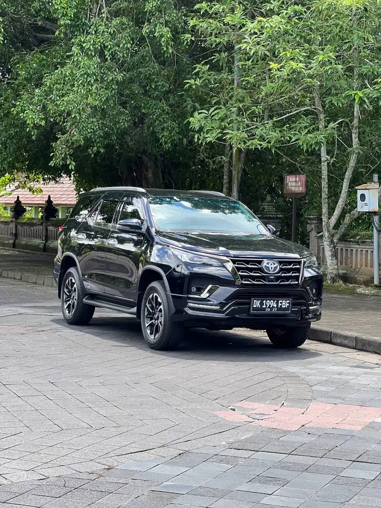 Fortuner VRZ GR 2.8 2022 Hitam Aslibali