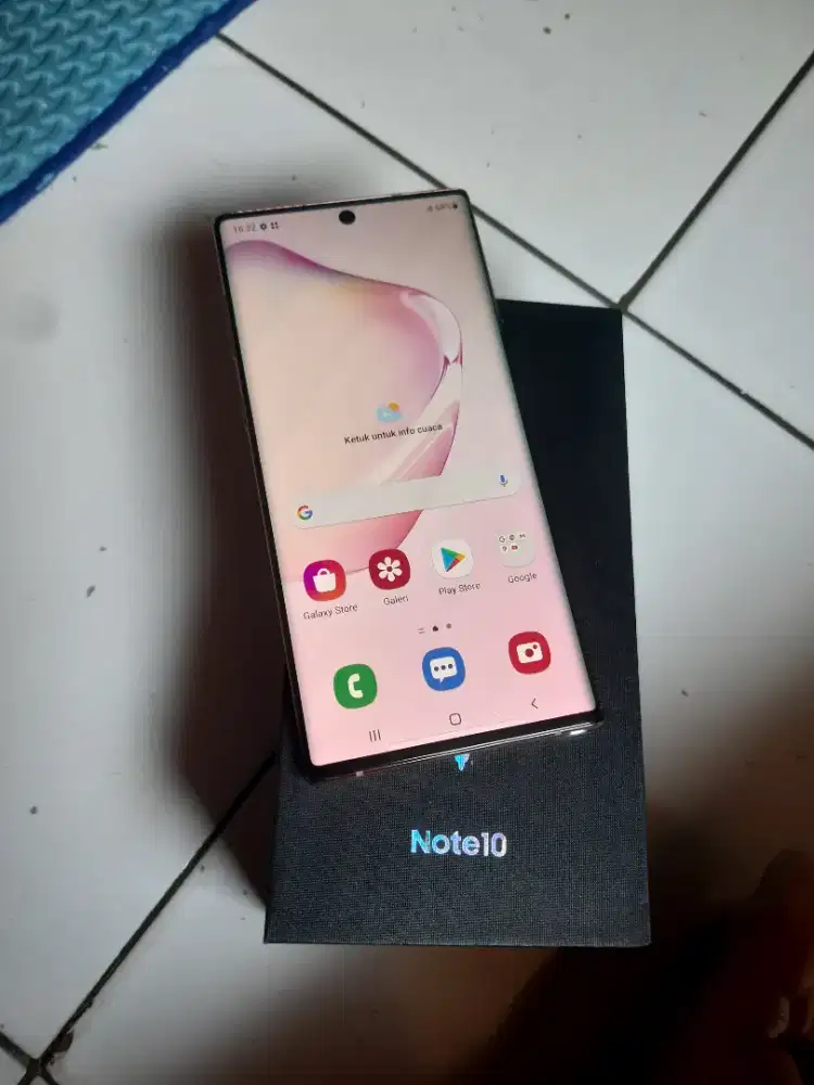 SAMSUNG galaxy note 10
