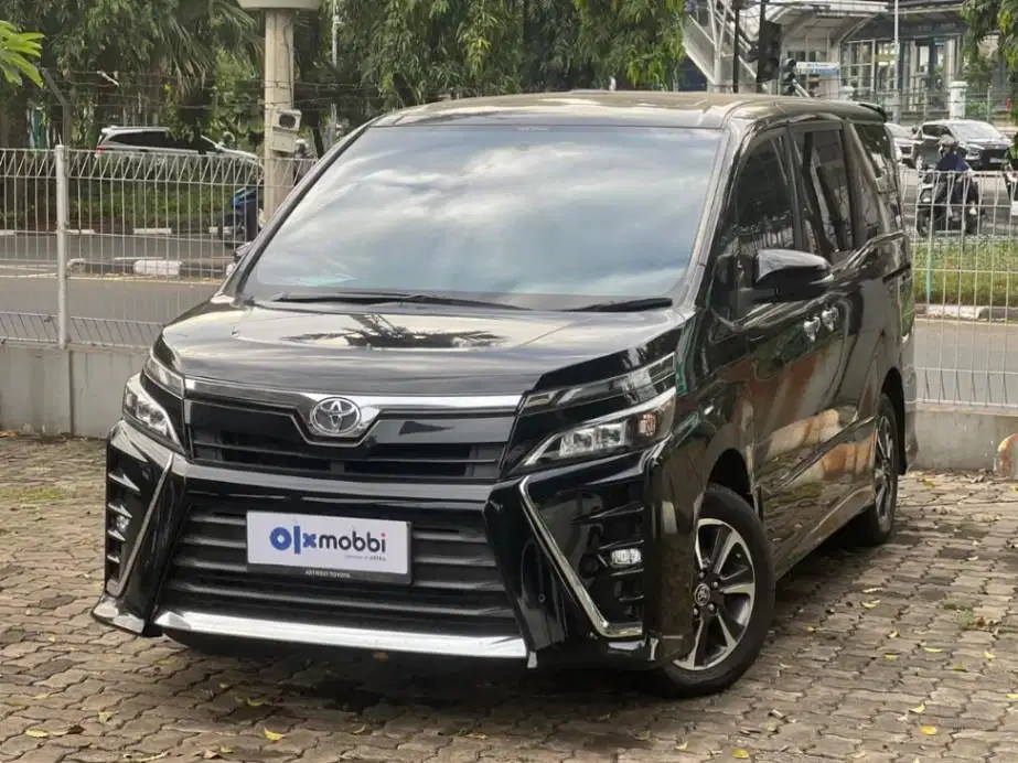 Pajak Panjang - Toyota Voxy 2.0 Bensin-AT 2020