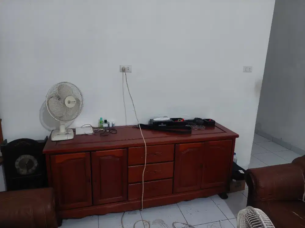 Buffet kayu jati panjang penyimpanan