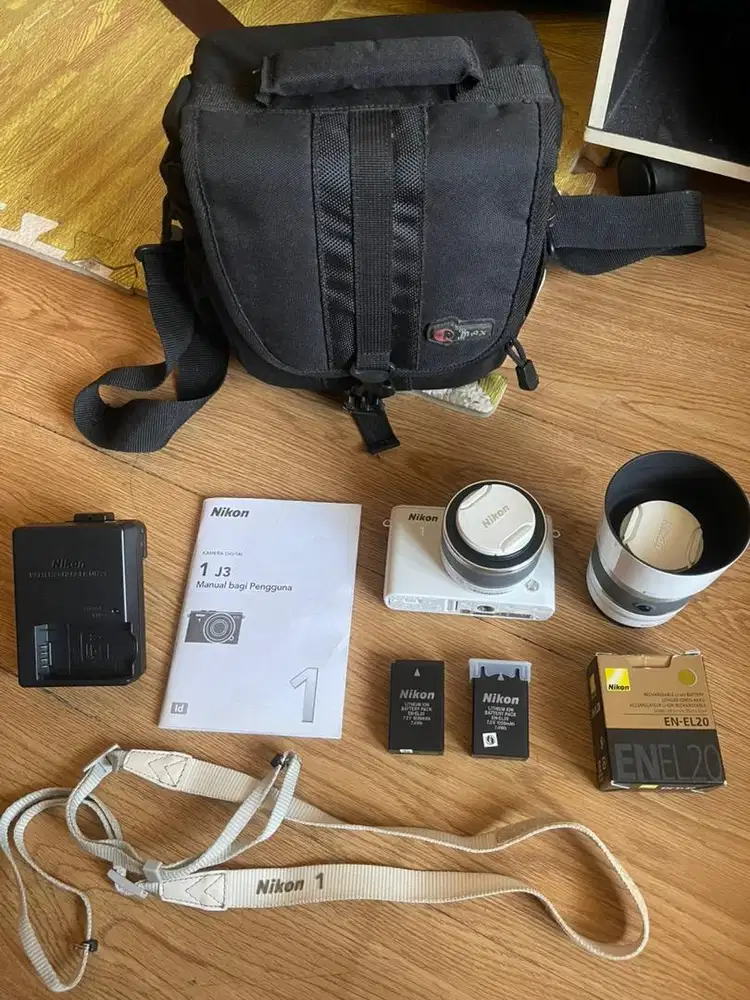 Kamera Mirrorless Nikon 1 J3 + Lensa Tele