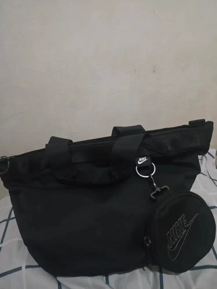- Tas nike Fuluta Luxe