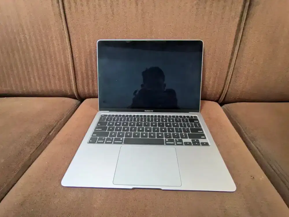 MacBook Air Retina, 13 inci, 2020. i5, 16/256