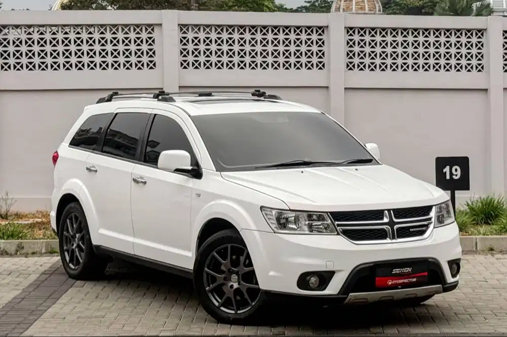Dodge Journey 2.4SXT 2.4 SXT Platinum Sunroof AT 2013 Putih