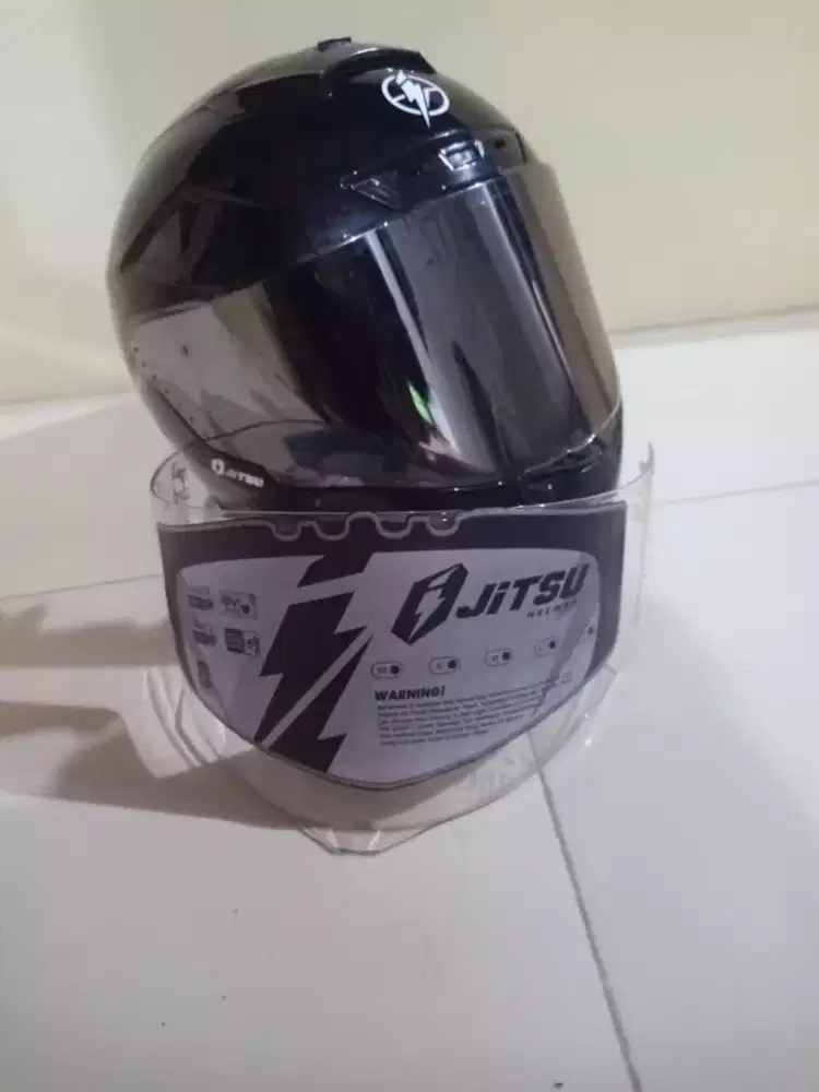Helm fullface merk jitsu