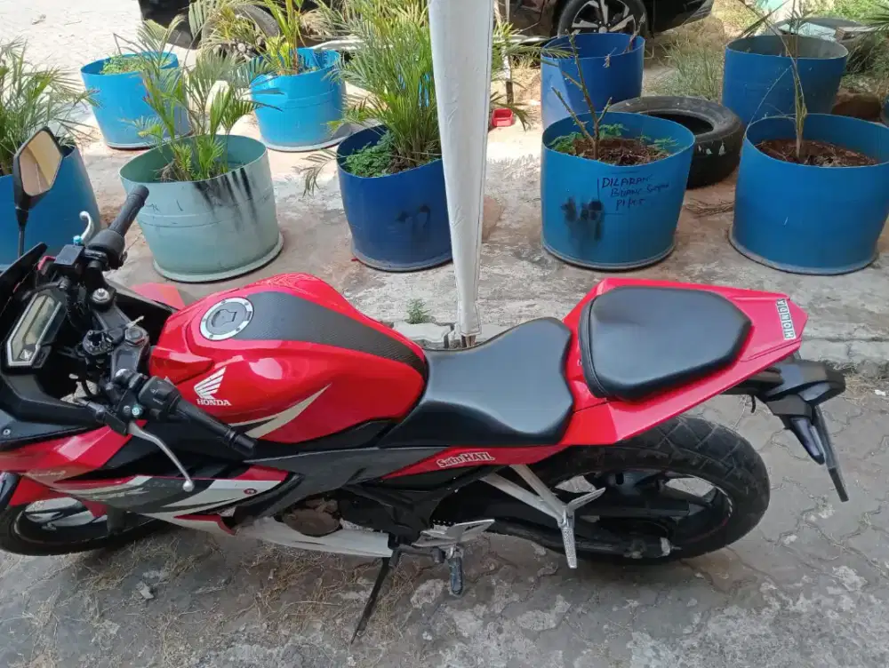 Dijual Cash Honda CBR 150 R Tahun 2016