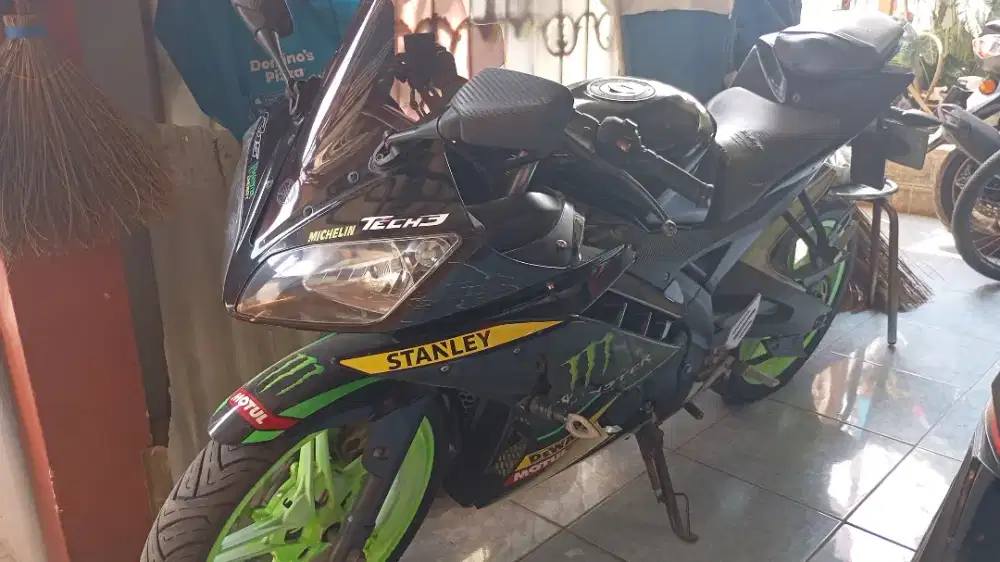 Yamaha R15 2015