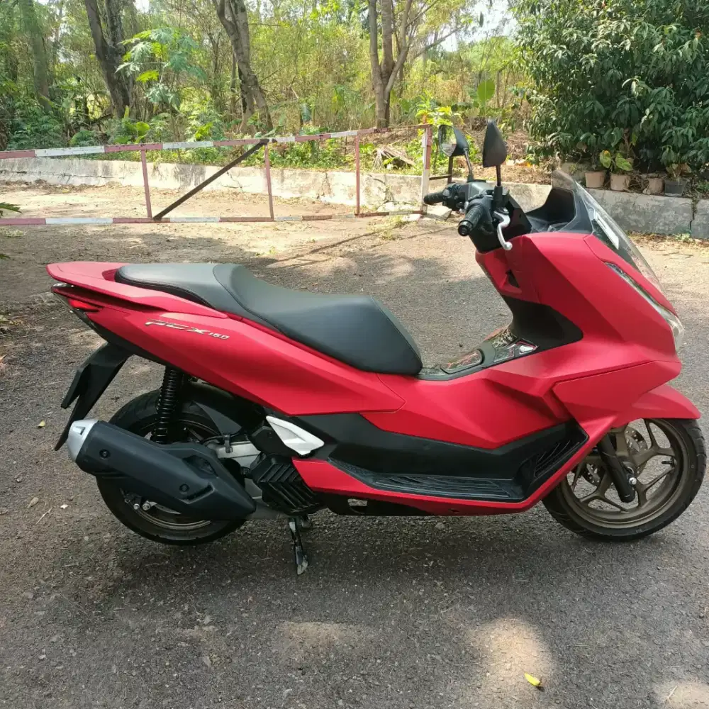 Pcx tahun 2025 ,mulus seperti baru