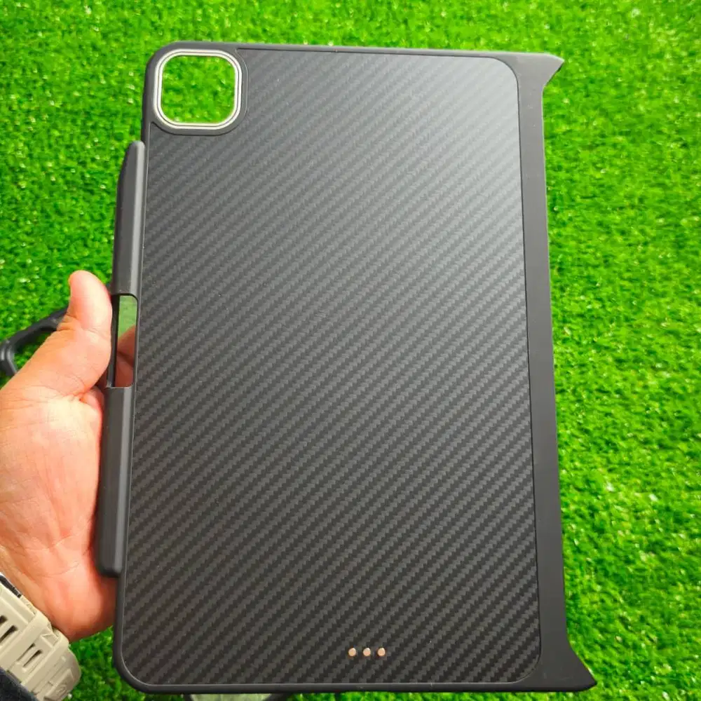 Spigen Enzo Aramid Hybrid Aerocore Magnetic Case For iPad Pro 11 inch