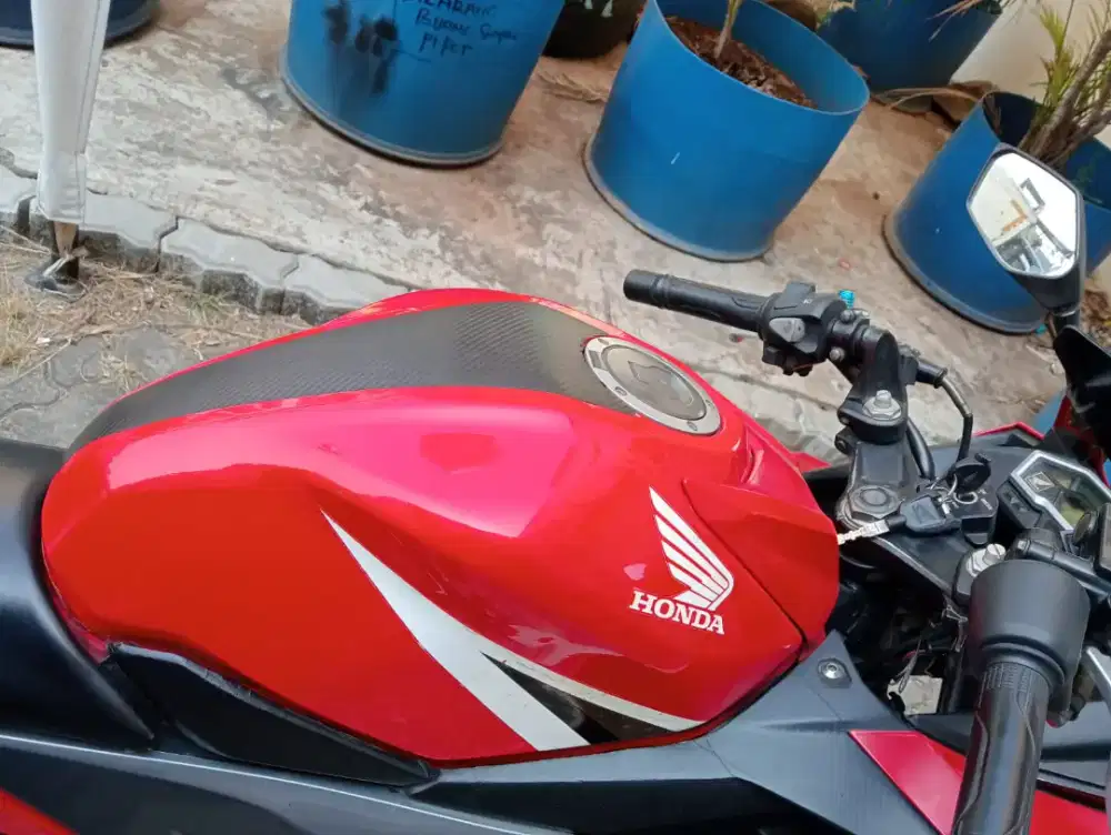 Dijual Cash Honda CBR 150 R Tahun 2016